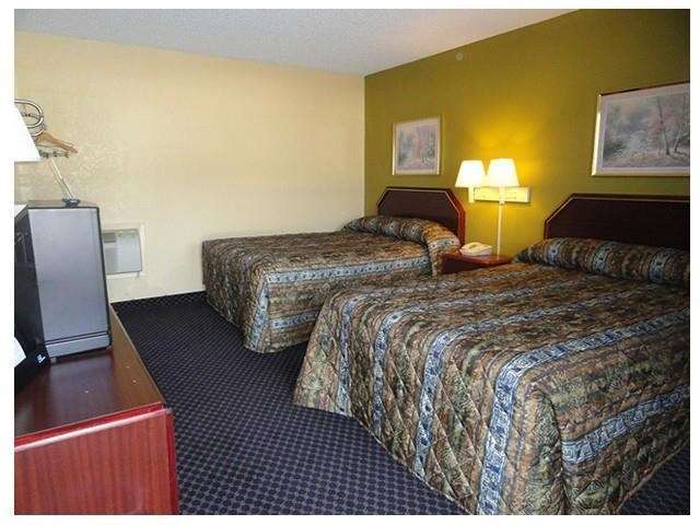 Scottish Inns And Suites Dayton Room photo